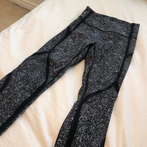 Perfect Condition Lululemon Leggings - High Waisted - RARE (Limited edition)
